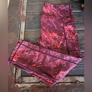 Constantly Varied Gear DYED Gold Marble Capri Length Leggings - Medium